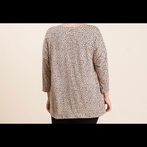 Plus Size Leopard Top - Picture 4 of 6